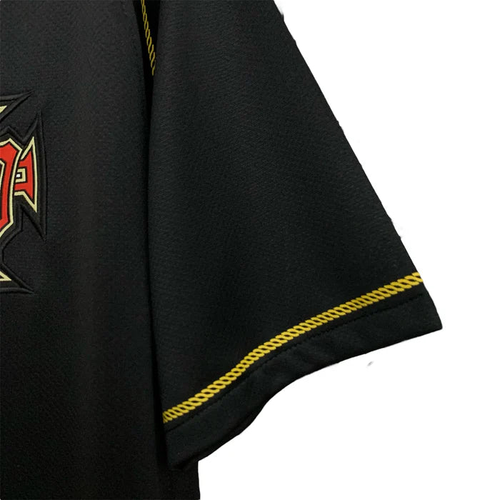 Camisola Portugal Preta Titular Retrô 2006