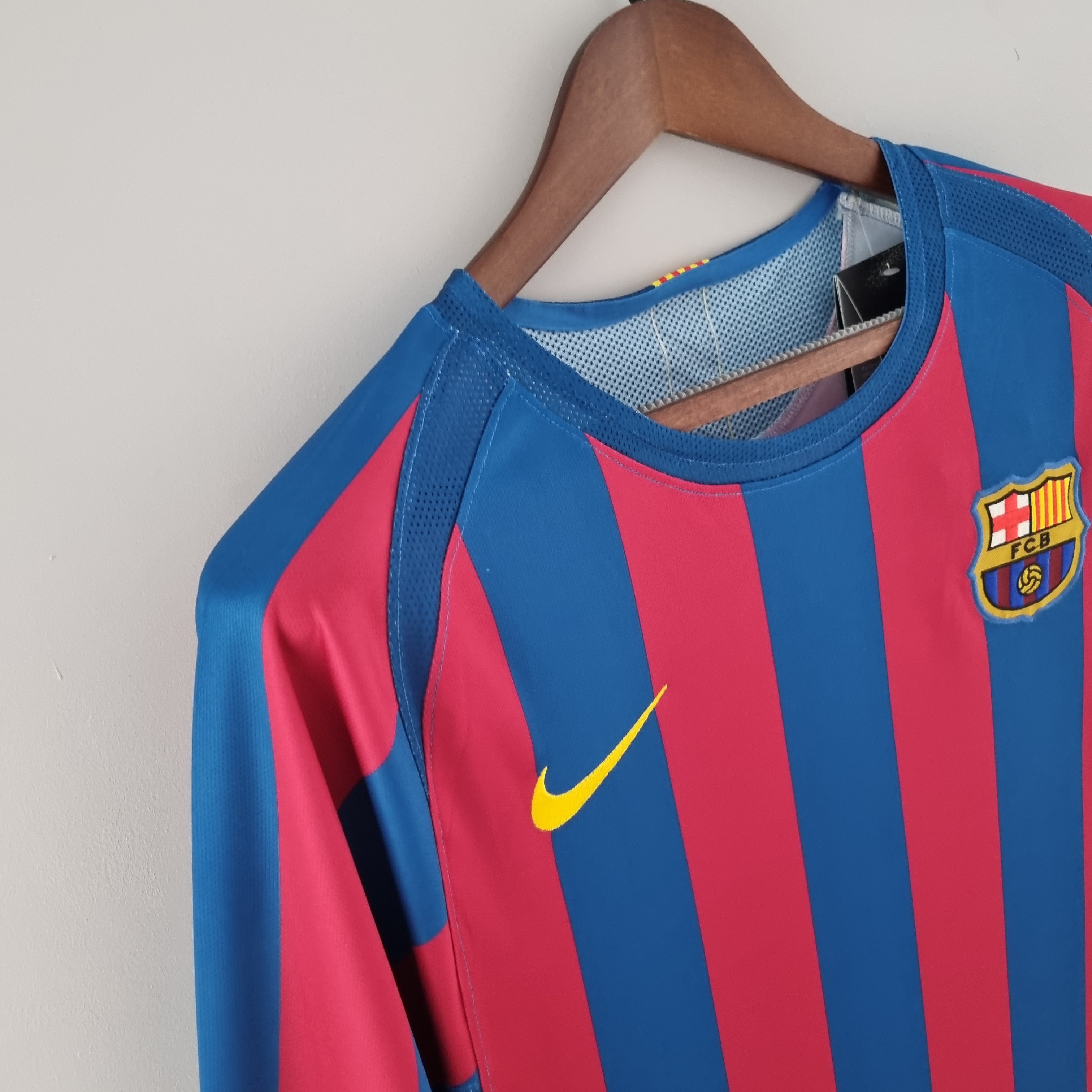Camisa Retrô Manga Longa Barcelona 05/06