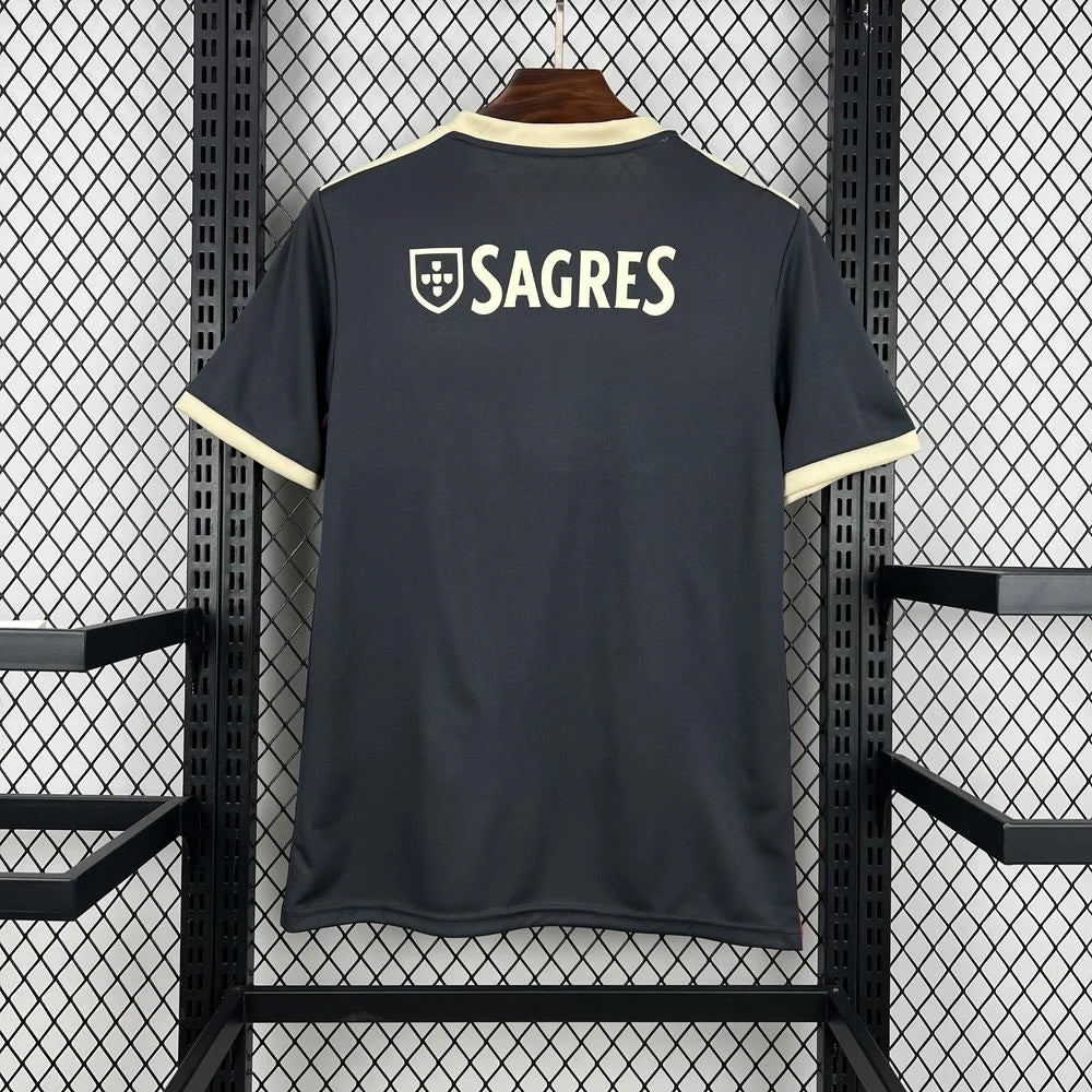 Camisola concept preta e vermelha 2026/27
