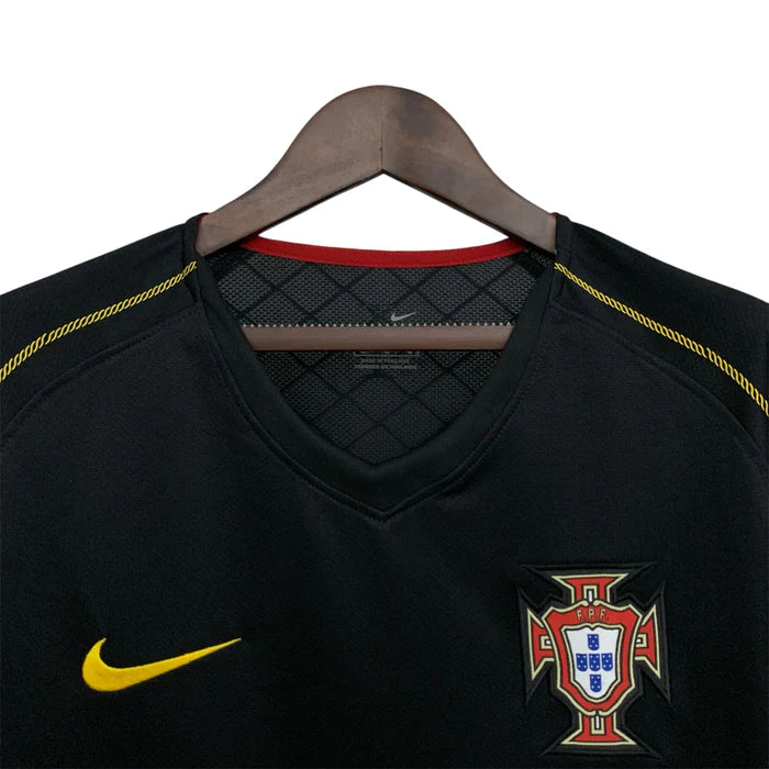 Camisola Portugal Preta Titular Retrô 2006