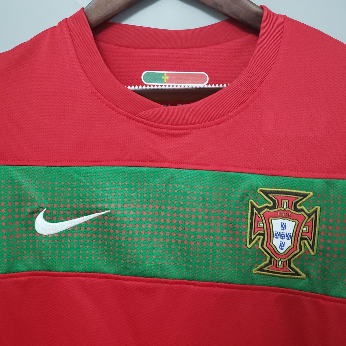 Camisola Portugal Principal Retrô 2010